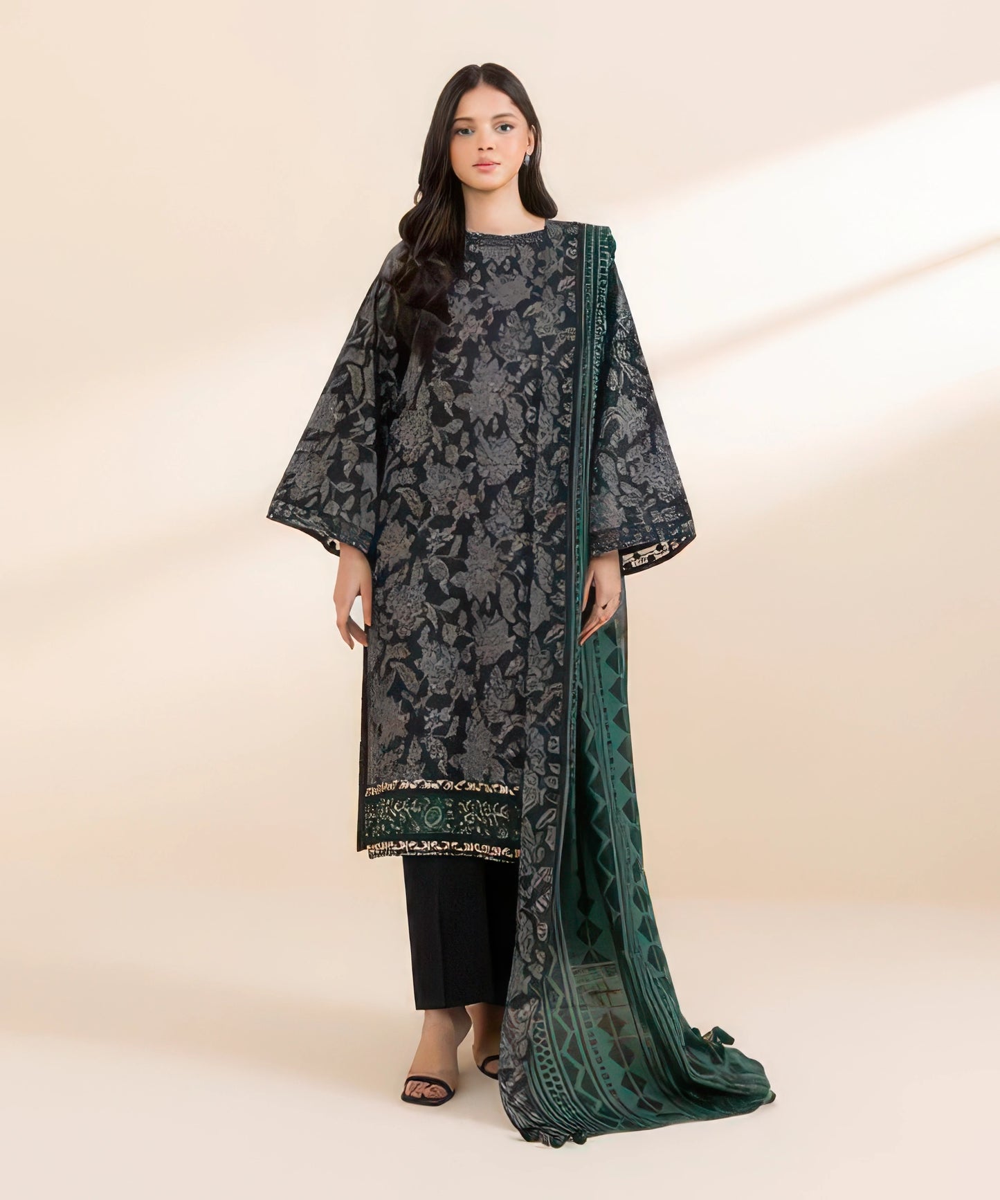 3 Piece - Embroidered Light Khaddar Suit