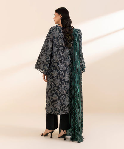 3 Piece - Embroidered Light Khaddar Suit