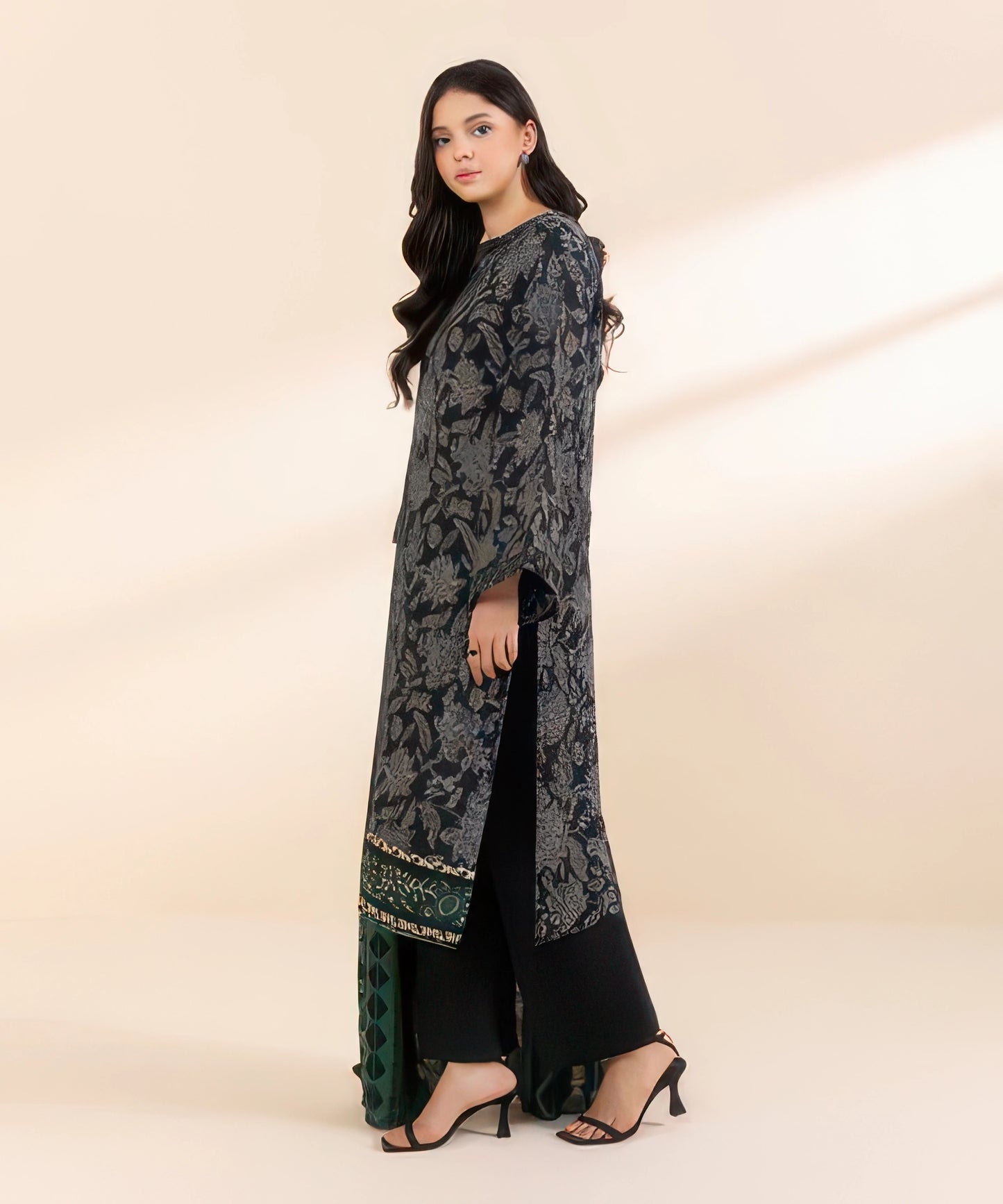 3 Piece - Embroidered Light Khaddar Suit